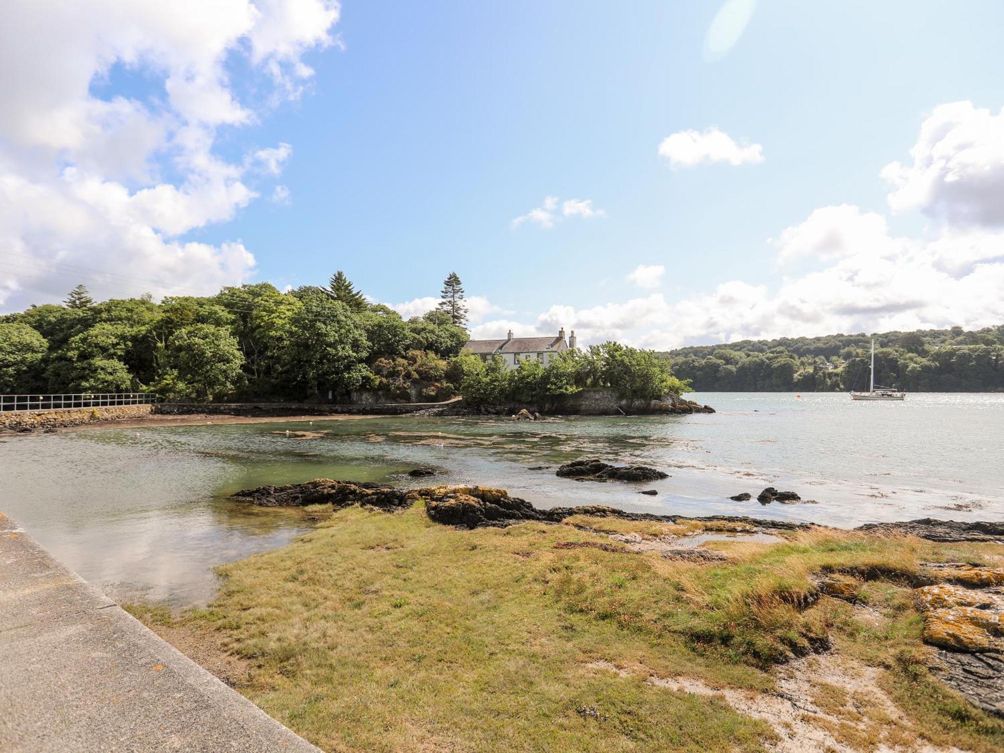 Ynys Faelog Cottage Menai Bridge Buitenkant foto